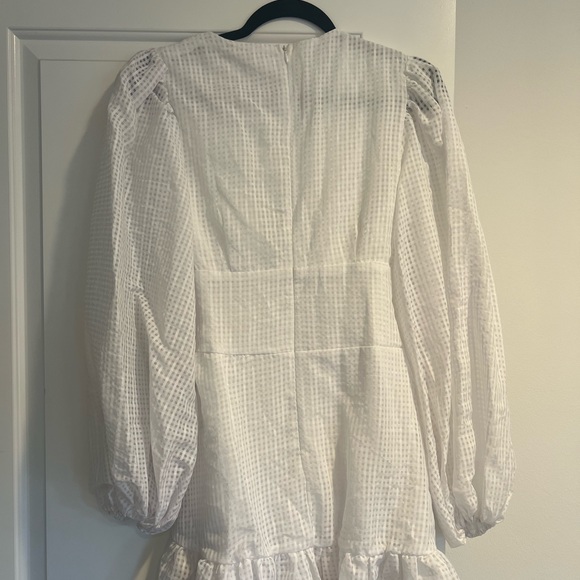 Missguided White Check Raffia Belted Mini Dress - Picture 8 of 9